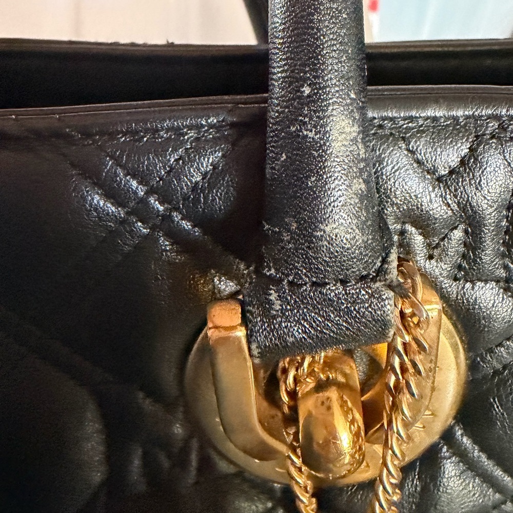 Authentic MetroCity quilted handbag - Picture 7 of 12
